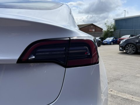 Tesla Model 3 Saloon 4dr Electric Auto RWD (241 bhp) 19