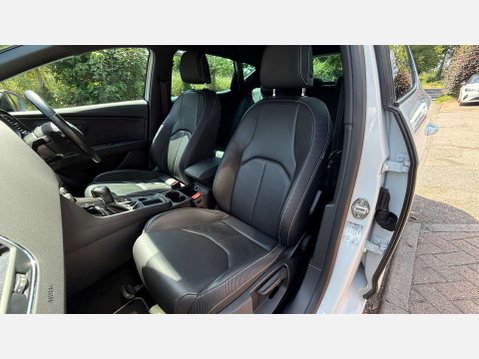 SEAT Leon 2.0 Leon Cupra Luxury 290 TSi Semi-Auto 5dr 9