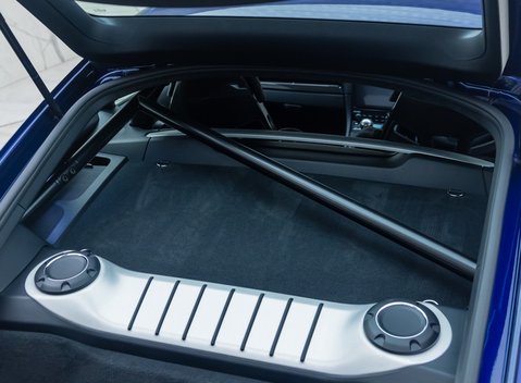 Porsche Cayman GT4 (718) 40