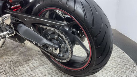 Triumph Street Triple R 2014 ONLY 15K NEW MOT ARROW EXHAUST VERY CLEAN NAKED 27