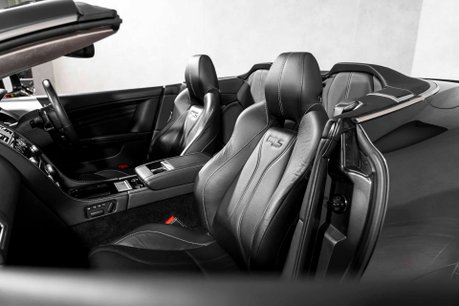 Aston Martin DBS V12 VOLANTE. FULL ASH. CARBON EXT. CERAMIC BRAKES. BANG & OLUFSEN. 21