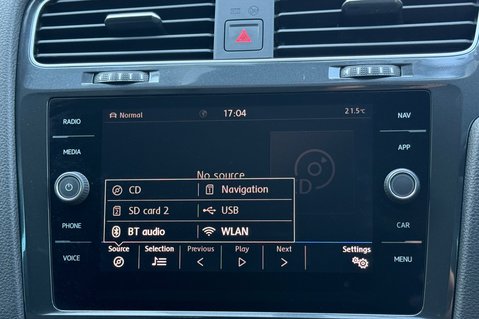 Volkswagen Golf MATCH TDI - 1 OWNER - 11 SERVICES - VAT QUALIFYING - APPLE CAR PLAY 41