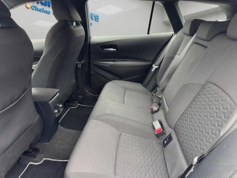 Toyota Corolla 1.8 VVT-h Icon Touring Sports CVT Euro 6 (s/s) 5dr 35