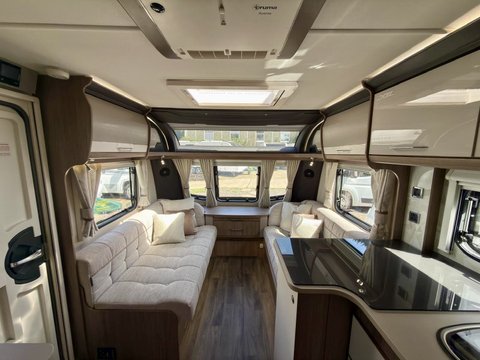 Coachman Laser Xcel 875 Kingsham 30th Special Edition 13