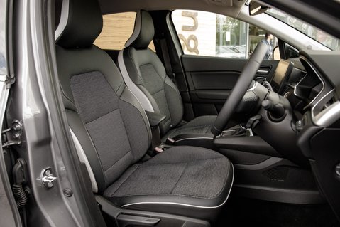 Renault Captur TECHNO E-TECH 35