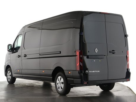 Renault Master LM35 Blue dCi 130 Advance Medium Roof Van 7