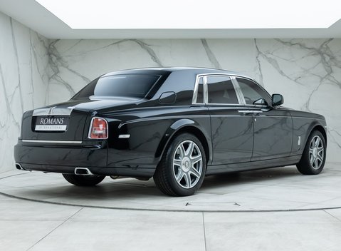 Rolls-Royce Phantom Series II 3