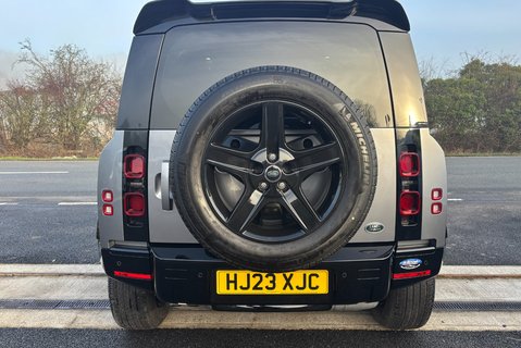 Land Rover Defender 90 D250 Hard Top SE MHEV 10