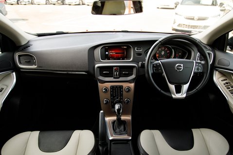 Volvo V40 T3 CROSS COUNTRY PRO 3