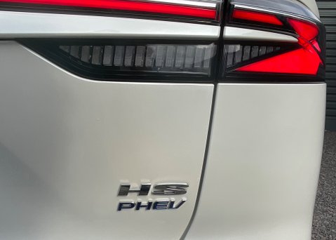 MG HS 1.5 T-GDI PHEV TROPHY 13