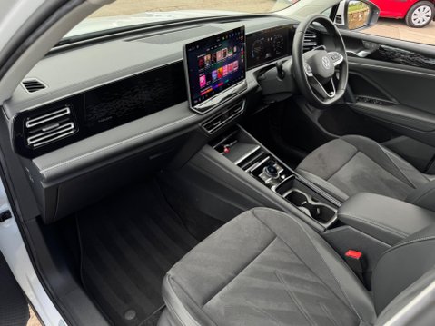 Volkswagen Tiguan 2.0 TDI Elegance DSG Euro 6 (s/s) 5dr 30