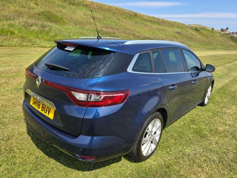 Renault Megane 1.2 TCe Iconic Sport Tourer Euro 6 (s/s) 5dr 14