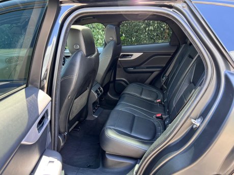 Jaguar F-Pace 2.0 D180 R-Sport Auto AWD Euro 6 (s/s) 5dr 35