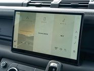 Land Rover Defender D300 X-Dynamic HSE Hard Top 16