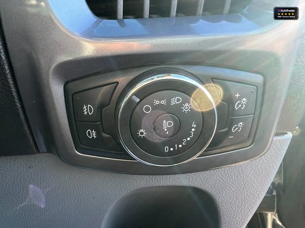 Ford Transit Custom SWB L1H1 Limited 290 Air Con Alloys Camera Nav Sensors EURO 6 NO VAT 34