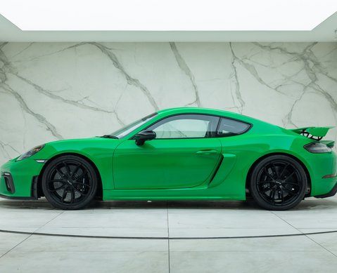 Porsche Cayman GT4 (718) 