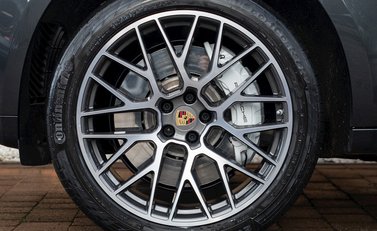 Porsche Macan Turbo 10