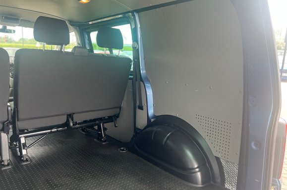 Volkswagen Transporter T32 TDI KOMBI HIGHLINE BMT 40