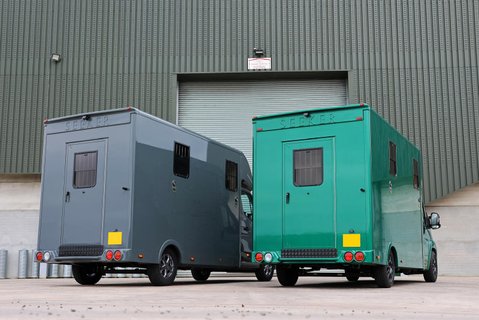 Brand new Pre registered 4.5 TON Seeker Horsebox delivery miles with aluminium stallion partitions  20