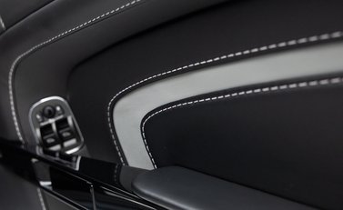 Aston Martin V12 Vantage S ROADSTER 39