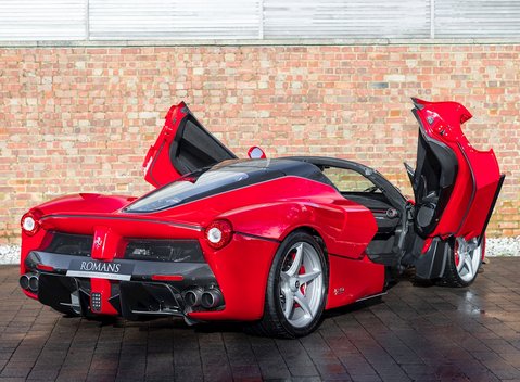 Ferrari LaFerrari Aperta 12