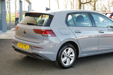 Volkswagen Golf LIFE TSI 8