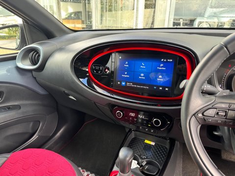 Toyota Aygo X VVT-I UNDERCOVER 15