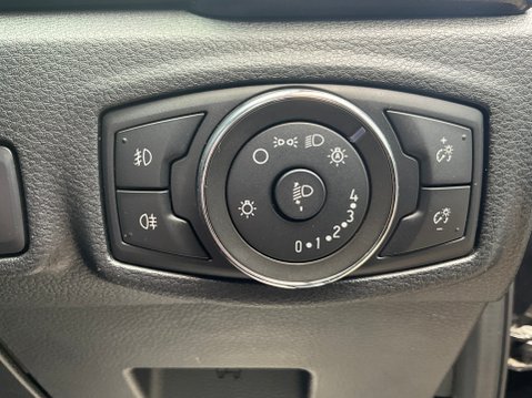 Ford Ranger 2.0 EcoBlue Wildtrak Auto 4WD Euro 6 (s/s) 4dr 33