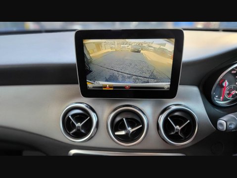 Mercedes-Benz GLA GLA 180 URBAN EDITION 25