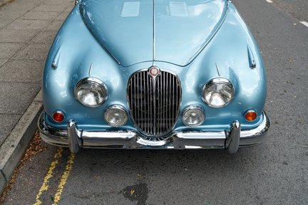 Jaguar Mark II Fixed Head Coupé 7