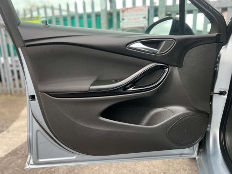 Vauxhall Astra 1.4 Astra SRI 5dr 49