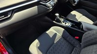 Toyota C-HR 2.0 VVT-h GPF Design SUV 5dr Petrol Hybrid CVT Euro 6 (s/s) (184 ps) 31