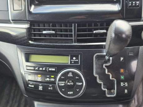 Toyota Estima HyBrid+EleDoor Power TailGate+SuperClean 17