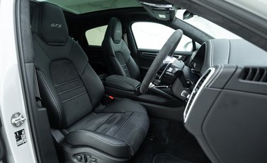 Porsche Cayenne GTS Coupe 10