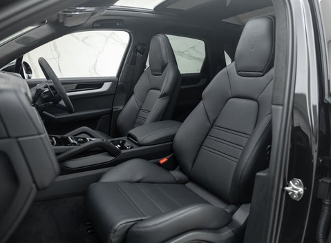 Porsche Cayenne TURBO E-HYBRID 18