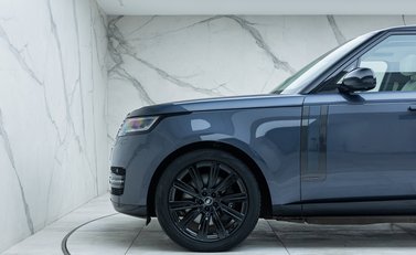 Land Rover Range Rover P460e Autobiography LWB 36