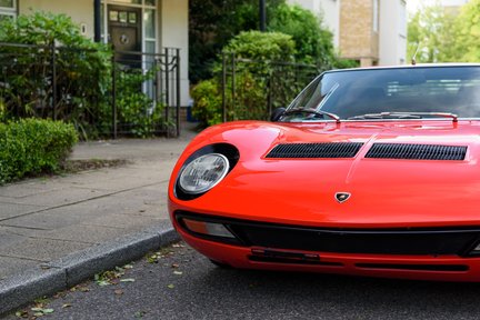 Lamborghini Miura P400 SV 8