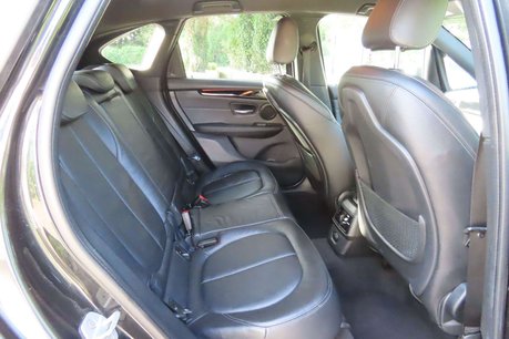 BMW 2 Series 2.0 220d M Sport Auto Euro 6 (s/s) 5dr 9