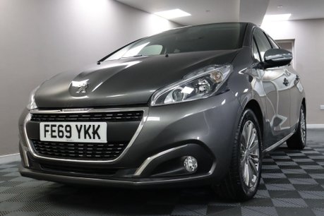 Peugeot 208 PURETECH S/S SIGNATURE 28