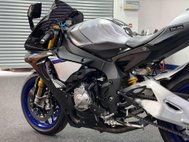 Yamaha R1M 1000 Super Sports Petrol Manual (200 ps) 6