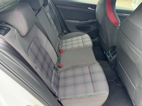 Volkswagen Golf GTI TSI DSG 42