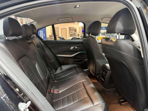 BMW 3 Series 2.0 330e 12kWh Sport Pro Saloon 4dr Petrol Plug-in Hybrid Auto Euro 6 (s/s) 40