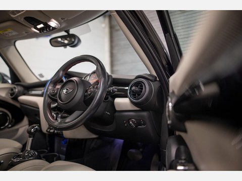 Mini Hatch 2.0 Cooper S Auto Euro 6 (s/s) 5dr 16