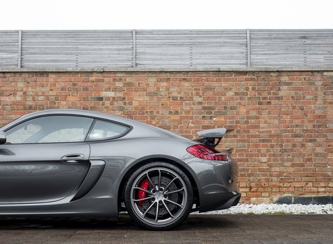 Porsche Cayman GT4 27