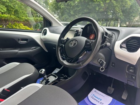 Toyota Aygo 1.0 VVT-i x-style x-shift Euro 6 5dr 15