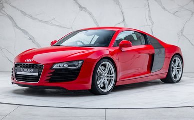 Audi R8 V8