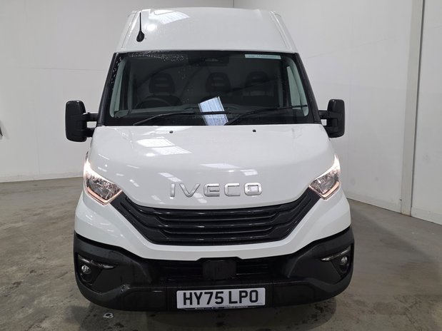 Iveco Daily Daily 35C14 Diesel 2.3 High Roof Business Van 4100L WB Hi-Matic 7