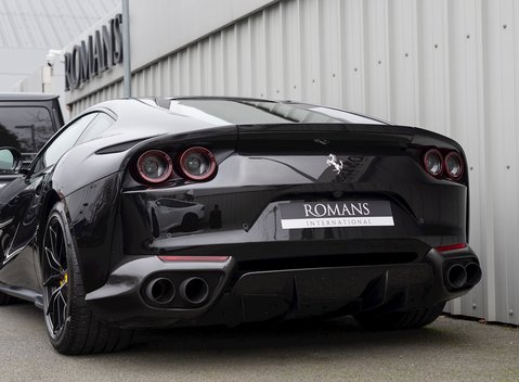 Ferrari 812 Superfast 25