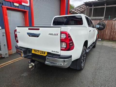 Toyota Hilux INVINCIBLE 4WD D-4D DCB 8