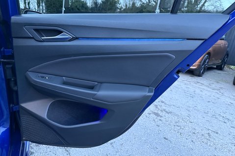 Volkswagen Golf R TSI 4MOTION DSG -AKRAPOVIC -PERFORMANCE PACK -CARBON LEATHER -HEATED S/W 28